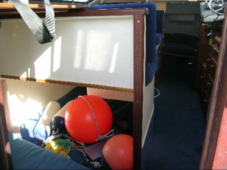 4aa49b61-3cad-4435-8d22-a0961cc012ca_Bayliner_2556_interni09.jpg