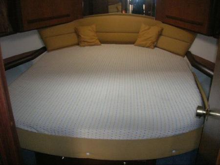 4aa49b61-3cad-4435-8d22-a0961cc012ca_fairline_36_brava_cabina_di_prua.jpg