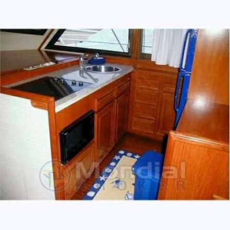 4aa49b61-3cad-4435-8d22-a0961cc012ca_hatteras_50_Mania_Blu_(4).jpg