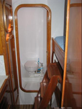 4aa49b61-3cad-4435-8d22-a0961cc012ca_toilette1.jpg
