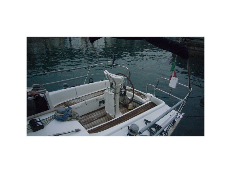 Jeanneau_32_2004_www.maniablu_(2).PNG